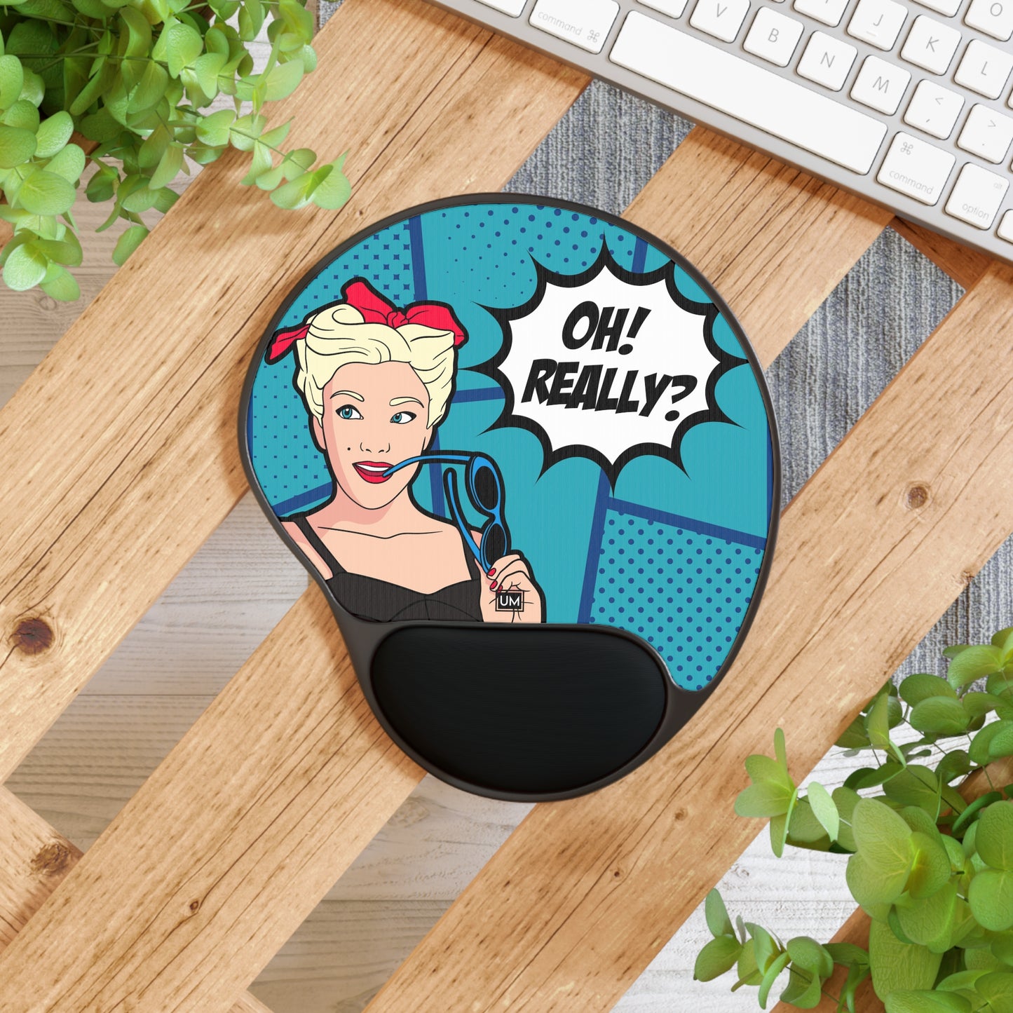 Pop Girl Mouse Pad With Wrist Rest