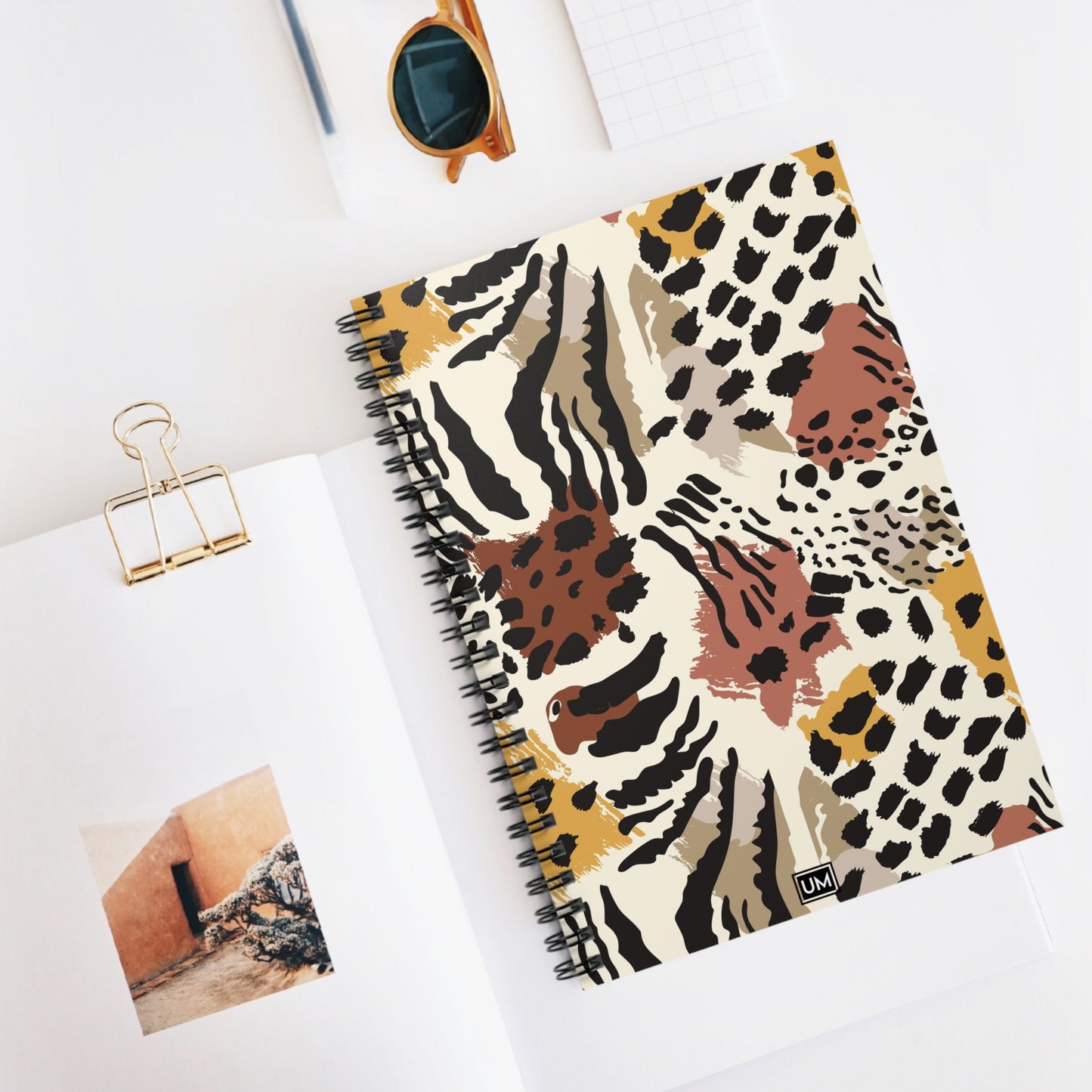 Cuaderno espiral UM - Línea rayada