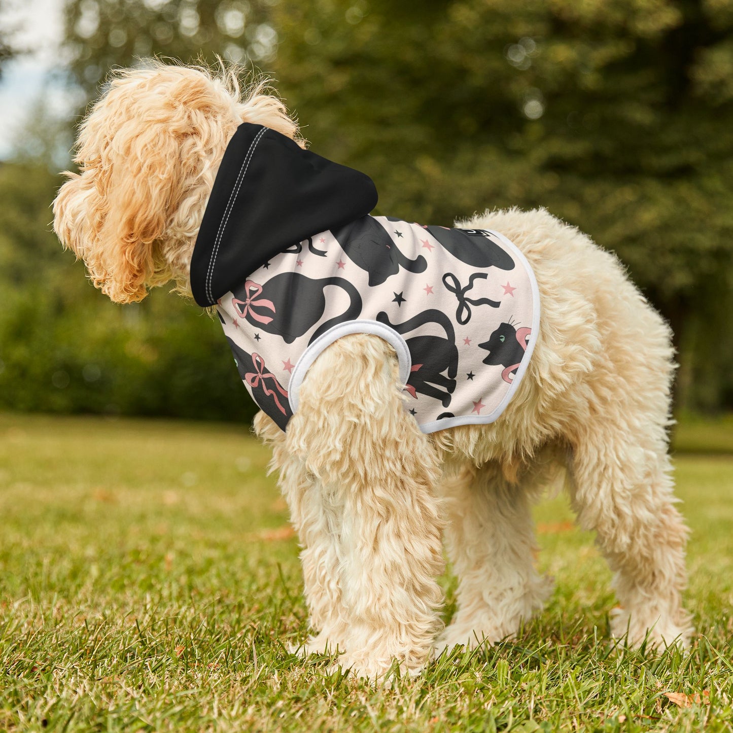 Sudadera con capucha para mascotas de la UM